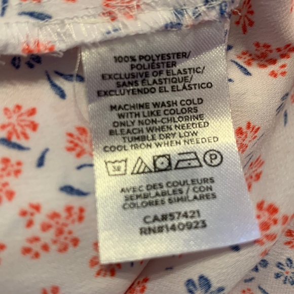 NWOT. Loft outlet off the shoulder top. XXL. - Picture 7 of 7